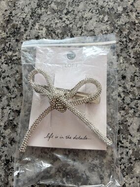 Accessories hairclip and necklace
